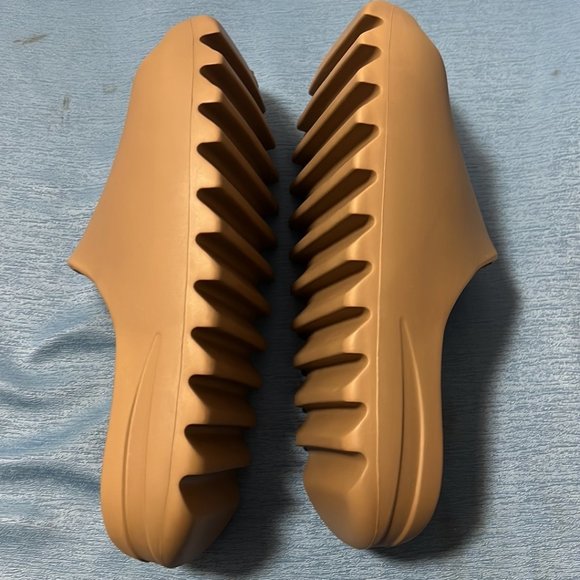 adidas Yeezy Slide Earth Brown main image 6
